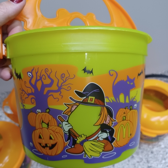 McDonald's 1986/2010 Halloween Boo Buckets & 2023 Tim Hortons Glow In The Dark - Picture 12 of 14
